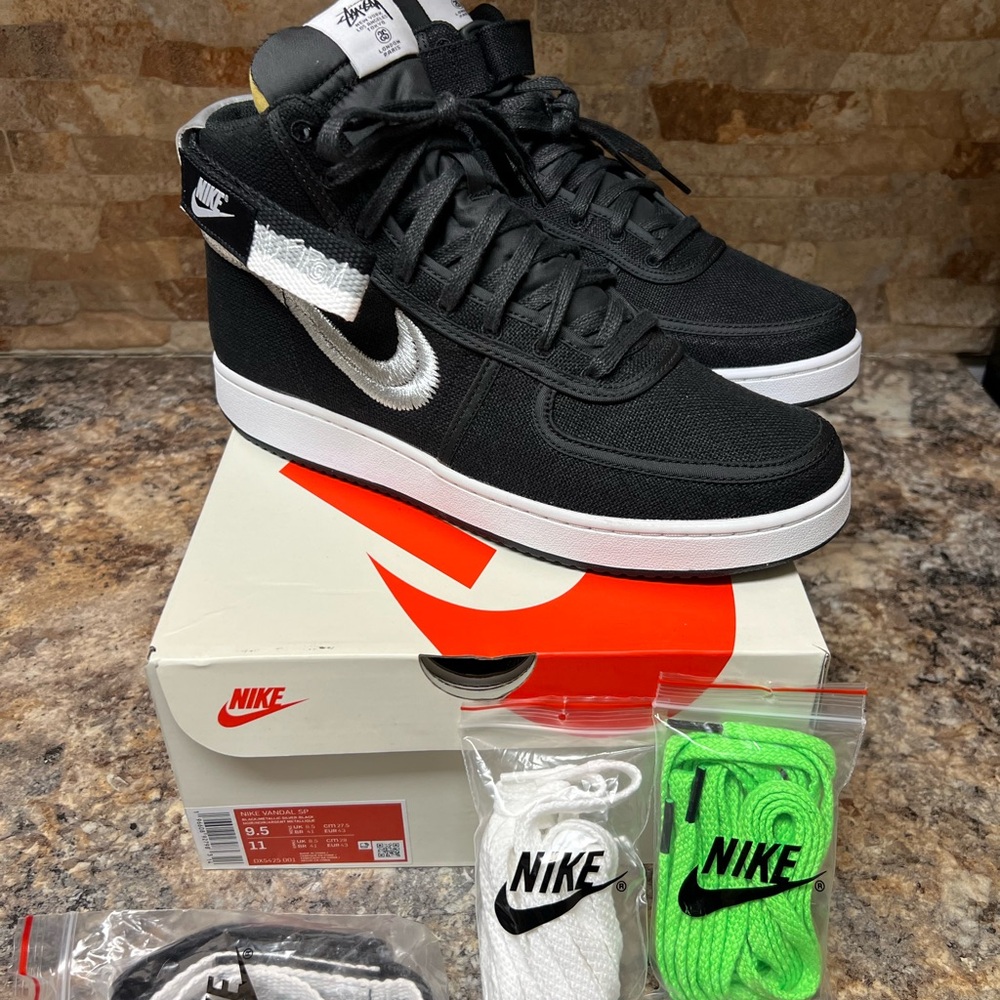 Stussy X Nike Vandal High Black Size 9.5
New with box and extra laces